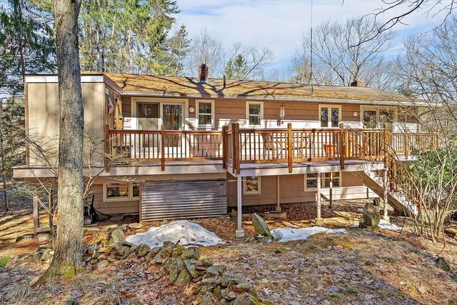 352 Taylor Rd, Stow, MA 01775