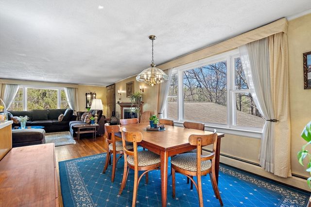 352 Taylor Rd, Stow, MA 01775