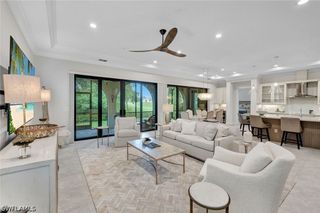 2534 Windward CT 15-101, Naples, FL 34112