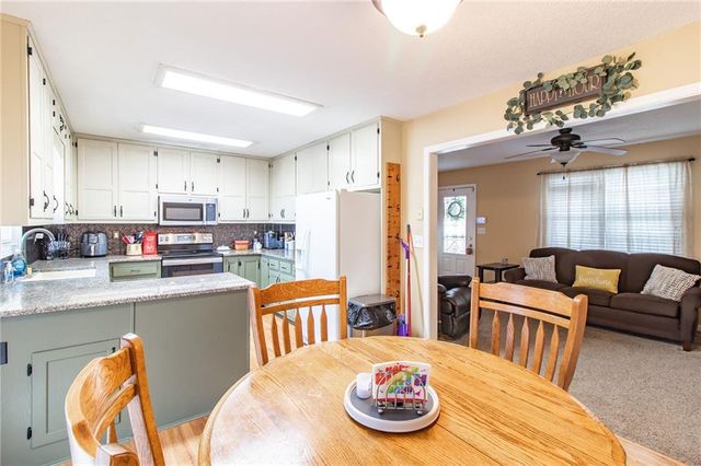 206 S Ridgeview Drive, Warrensburg, MO 64093