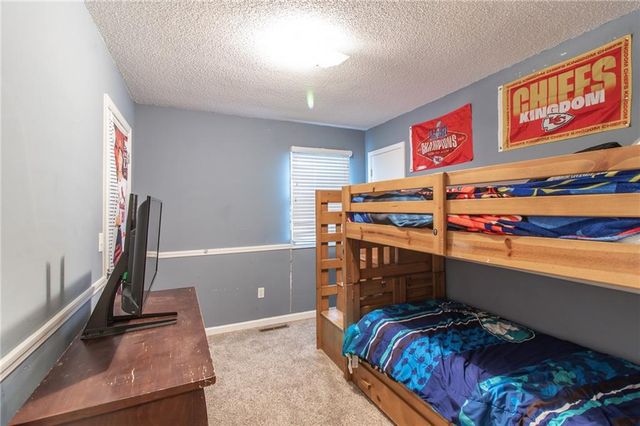 206 S Ridgeview Drive, Warrensburg, MO 64093