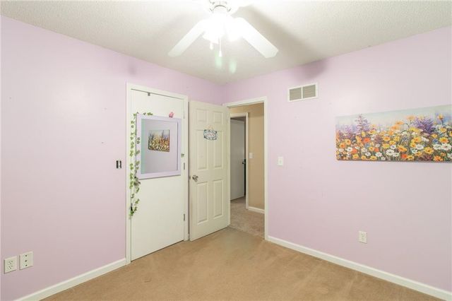 206 S Ridgeview Drive, Warrensburg, MO 64093