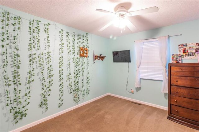 206 S Ridgeview Drive, Warrensburg, MO 64093