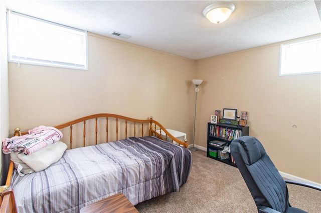 206 S Ridgeview Drive, Warrensburg, MO 64093