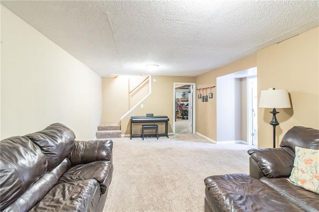 206 S Ridgeview Drive, Warrensburg, MO 64093