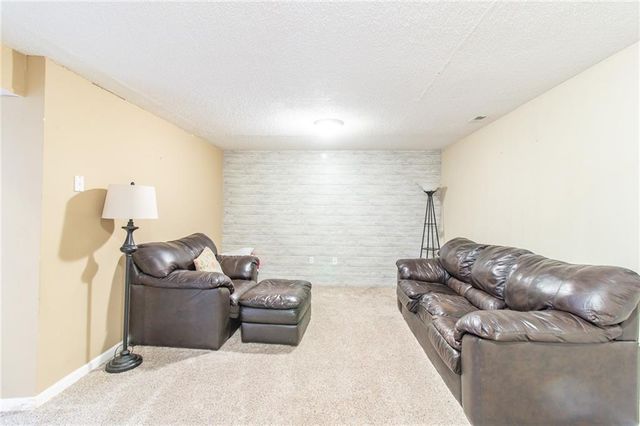 206 S Ridgeview Drive, Warrensburg, MO 64093