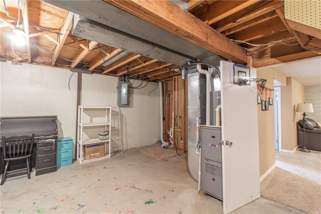 206 S Ridgeview Drive, Warrensburg, MO 64093