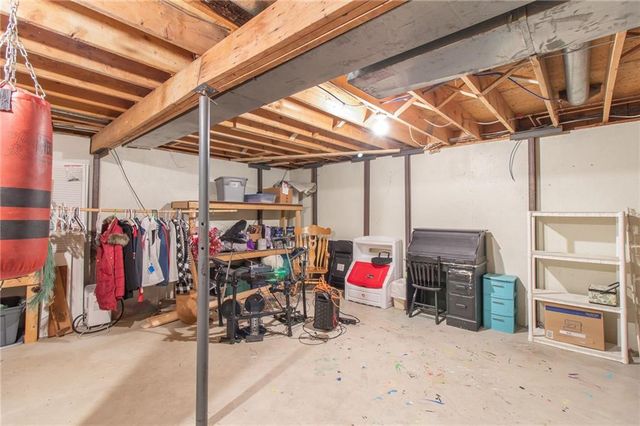 206 S Ridgeview Drive, Warrensburg, MO 64093