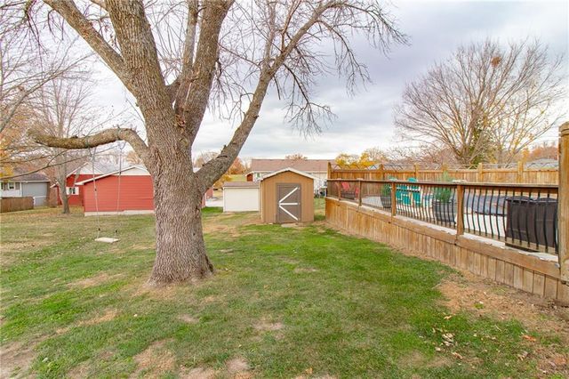 206 S Ridgeview Drive, Warrensburg, MO 64093