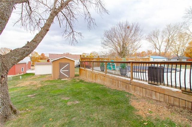 206 S Ridgeview Drive, Warrensburg, MO 64093