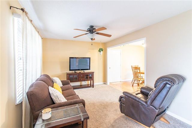 206 S Ridgeview Drive, Warrensburg, MO 64093