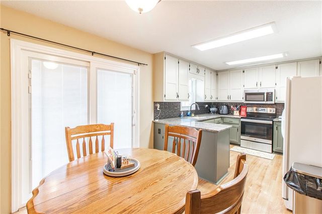 206 S Ridgeview Drive, Warrensburg, MO 64093