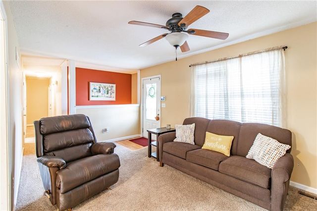 206 S Ridgeview Drive, Warrensburg, MO 64093