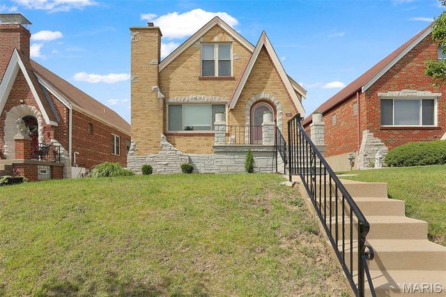 5635 Oleatha Avenue, St Louis, MO 63139