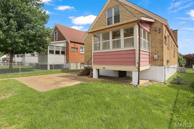 5635 Oleatha Avenue, St Louis, MO 63139