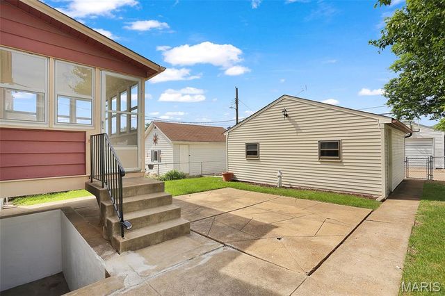 5635 Oleatha Avenue, St Louis, MO 63139