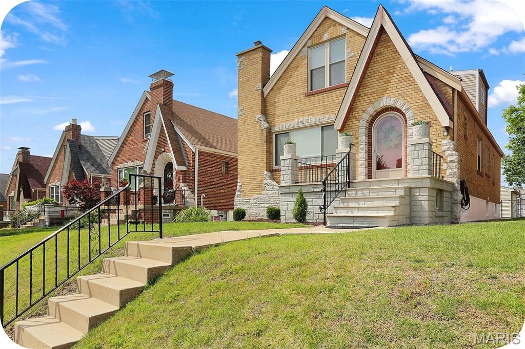 5635 Oleatha Avenue, St Louis, MO 63139