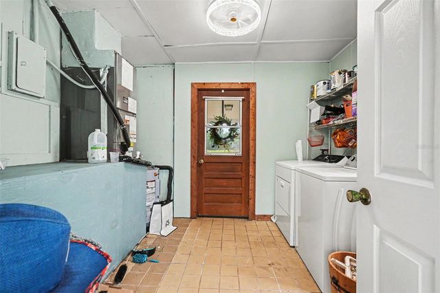 10308 N OAKLEAF AVENUE, Tampa, FL 33612