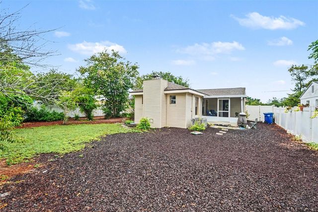 10308 N OAKLEAF AVENUE, Tampa, FL 33612