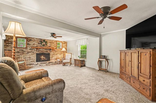 10308 N OAKLEAF AVENUE, Tampa, FL 33612