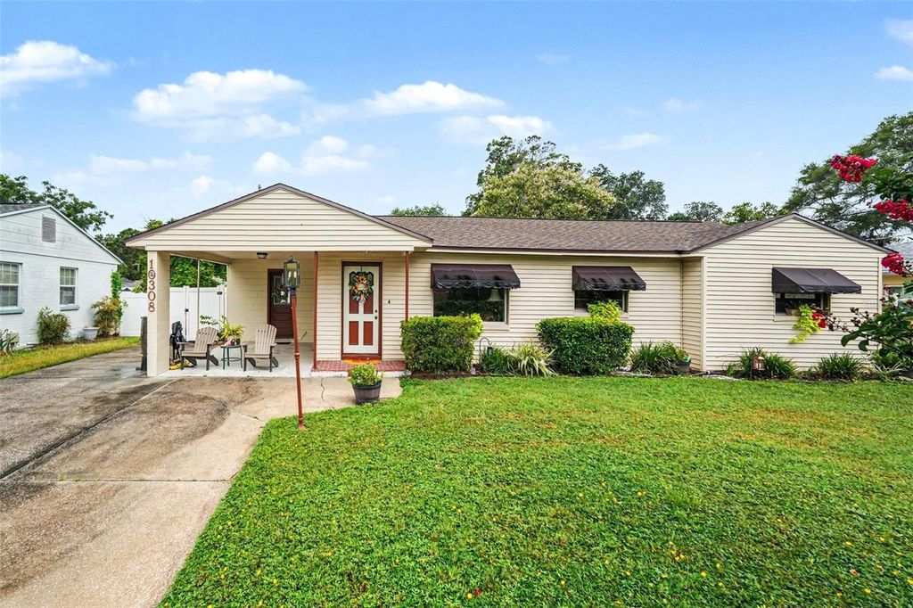 10308 N OAKLEAF AVENUE, Tampa, FL 33612
