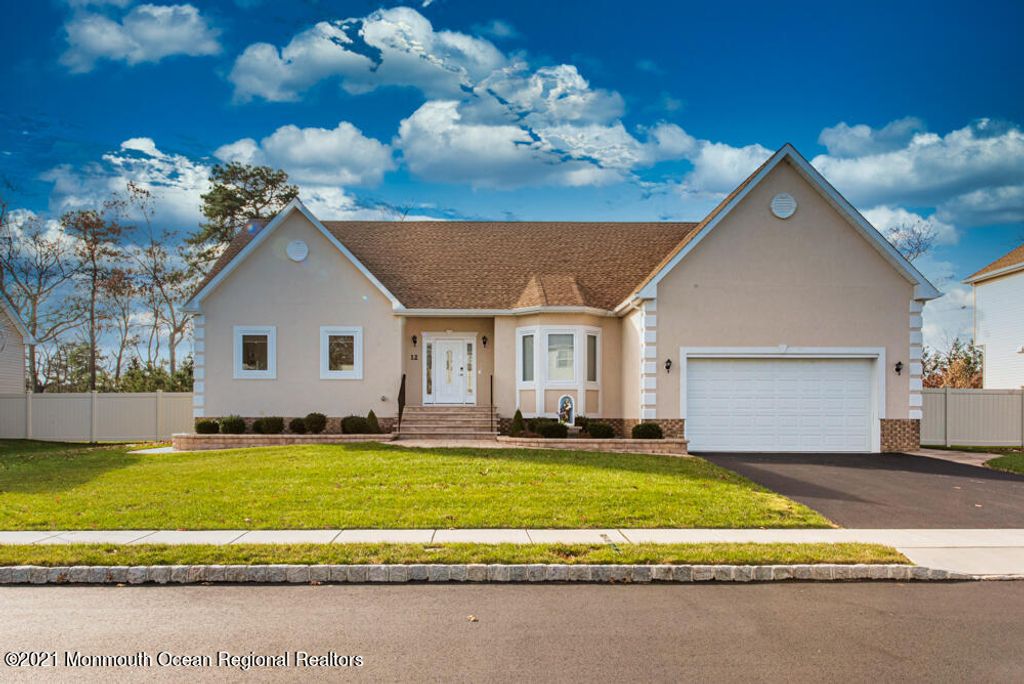 12 Cindy Court, Howell, NJ 07731