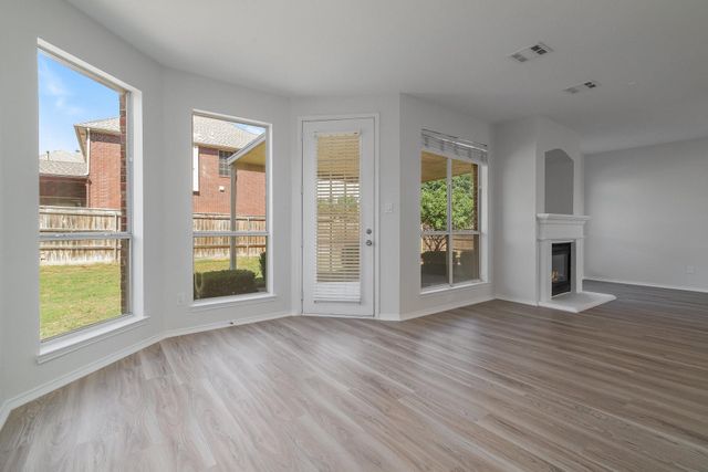 223 Briar Oak Drive, Murphy, TX 75094