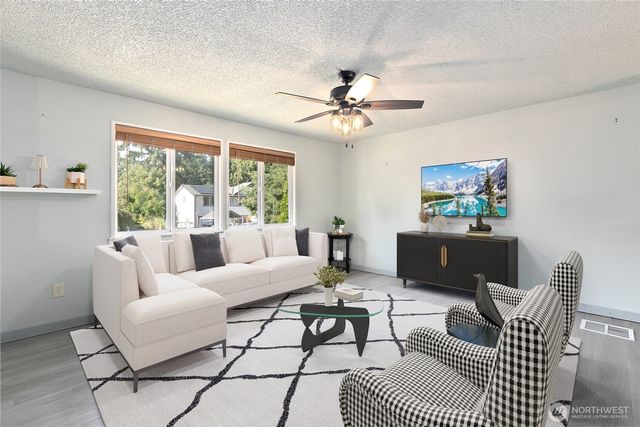 5701 38th Court SE, Lacey, WA 98503
