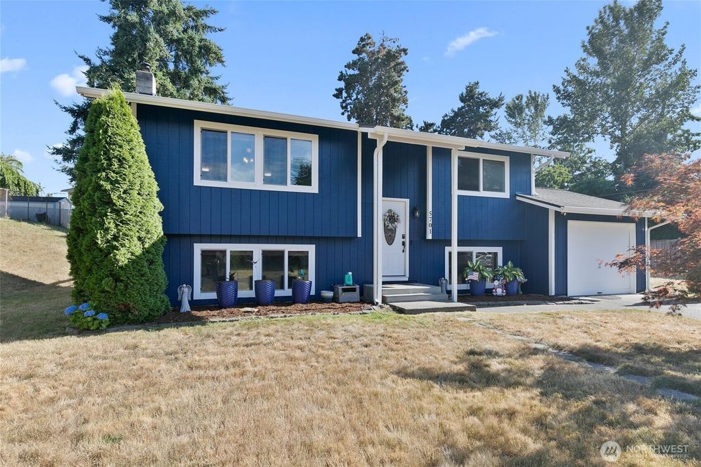 5701 38th Court SE, Lacey, WA 98503