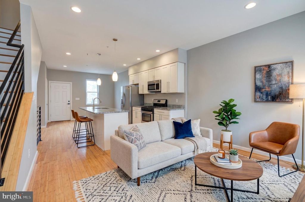 2103 E DAUPHIN ST, PHILADELPHIA, PA 19125 — exterior