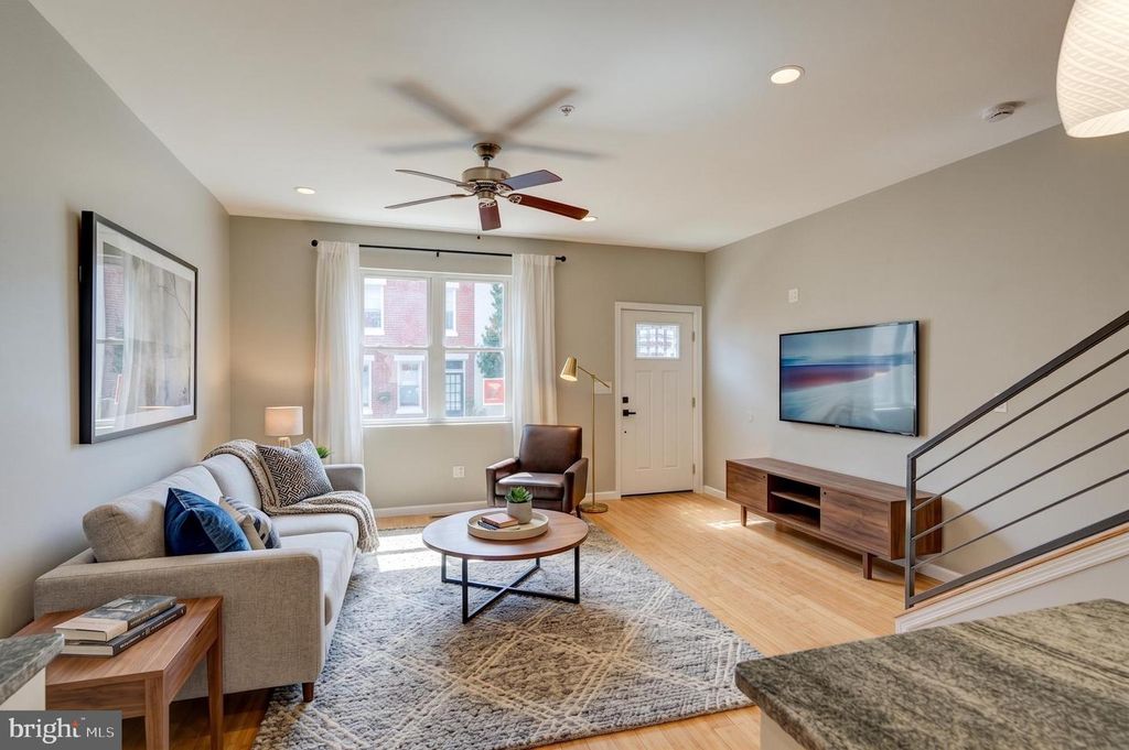 2103 E DAUPHIN ST, PHILADELPHIA, PA 19125 — photo 2