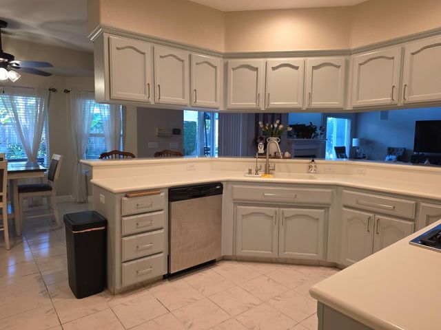 4950 W Minarets Avenue, Fresno, CA 93722