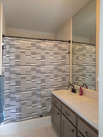 4950 W Minarets Avenue, Fresno, CA 93722