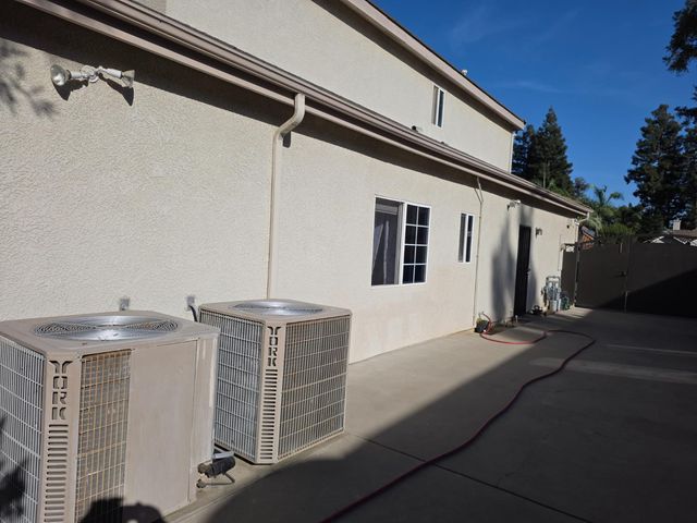 4950 W Minarets Avenue, Fresno, CA 93722