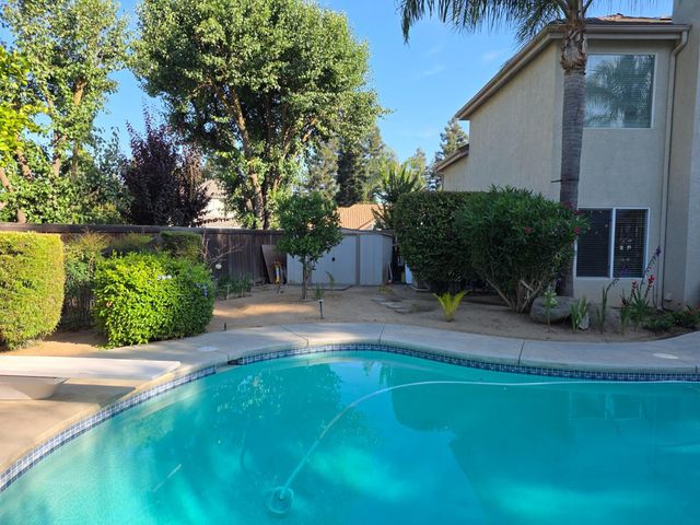 4950 W Minarets Avenue, Fresno, CA 93722