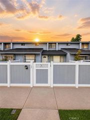 900 W Sierra Madre 17, Azusa, CA 91702