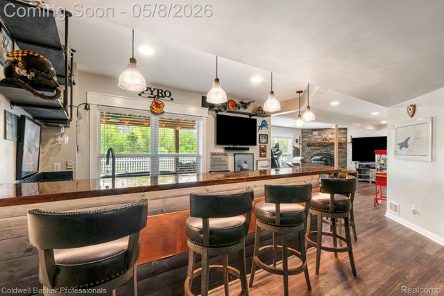 50405 Eisenhower Drive, Canton Charter Township, MI 48188