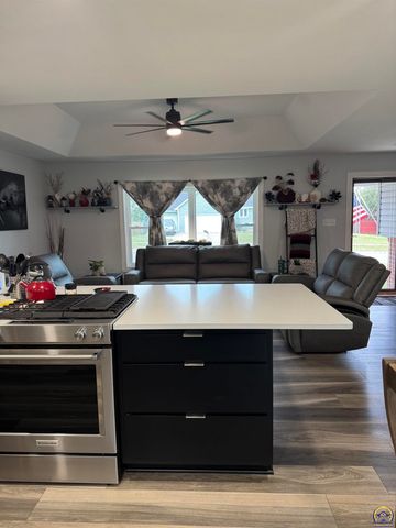 4211 SE Colorado AVE, Topeka, KS 66609