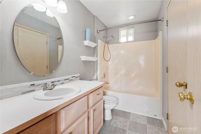 209 S Cedar Street, Buckley, WA 98321