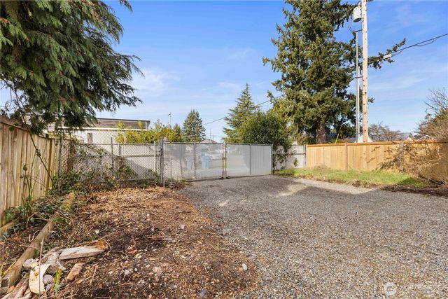 209 S Cedar Street, Buckley, WA 98321