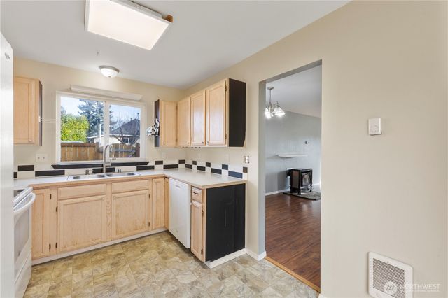 209 S Cedar Street, Buckley, WA 98321