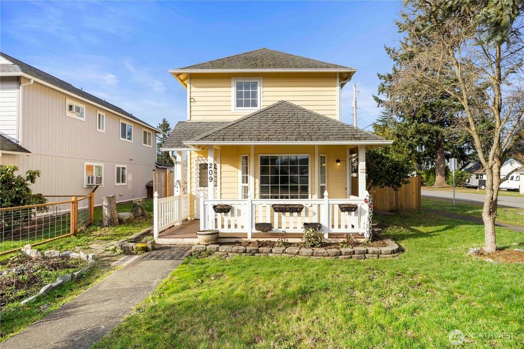 209 S Cedar Street, Buckley, WA 98321