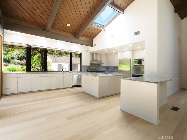 57 Saddleback, Rolling Hills, CA 90274