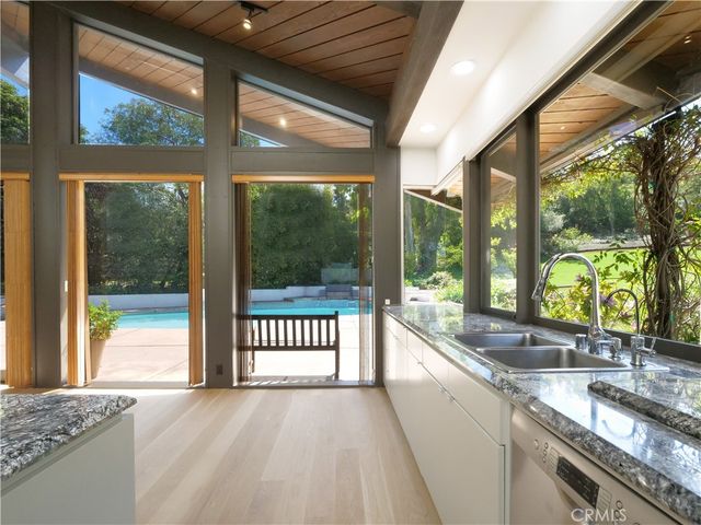 57 Saddleback, Rolling Hills, CA 90274
