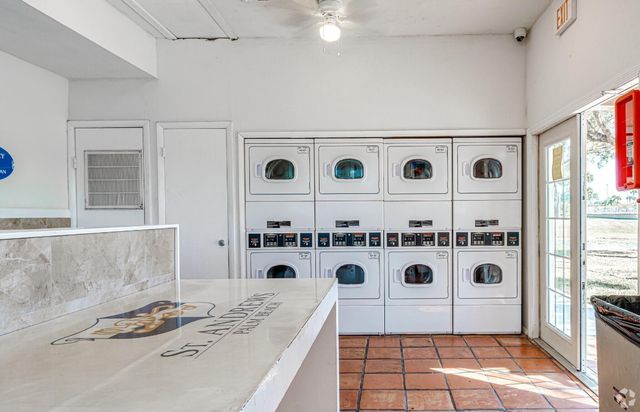 1167 N Benoist Farms Road 105, West Palm Beach, FL 33411