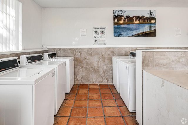 1167 N Benoist Farms Road 105, West Palm Beach, FL 33411