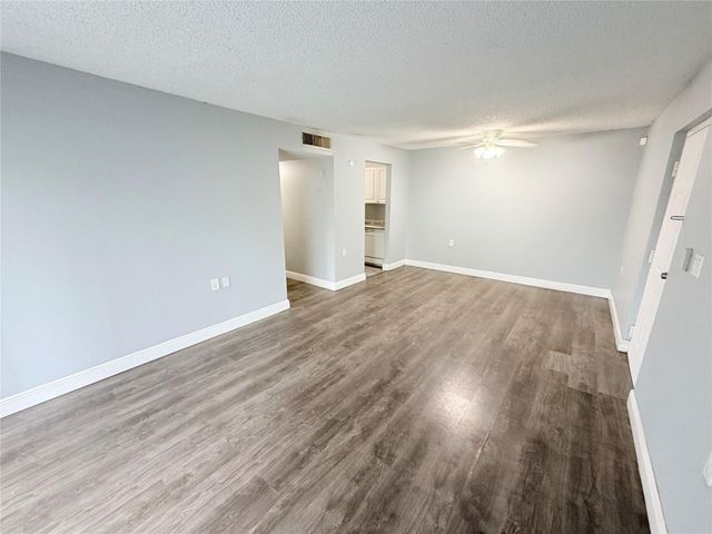 1167 N Benoist Farms Road 105, West Palm Beach, FL 33411