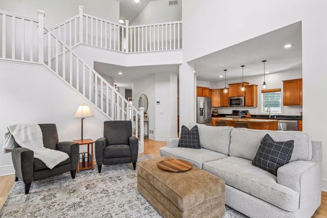 2008 Laurel Avenue W, Minneapolis, MN 55405