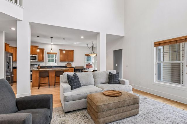 2008 Laurel Avenue W, Minneapolis, MN 55405