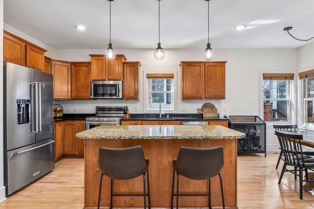 2008 Laurel Avenue W, Minneapolis, MN 55405